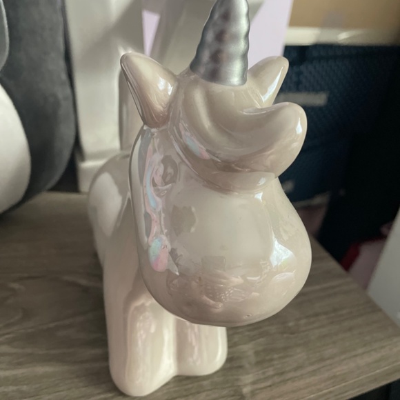 cute unicorn piggy bank with silver horn or decorative display ornament - Picture 2 of 2